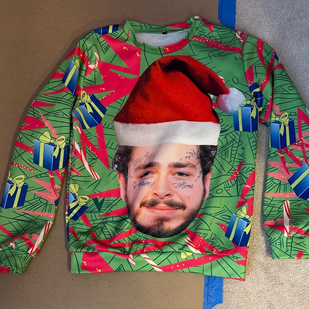 Post Malong christmas sweater